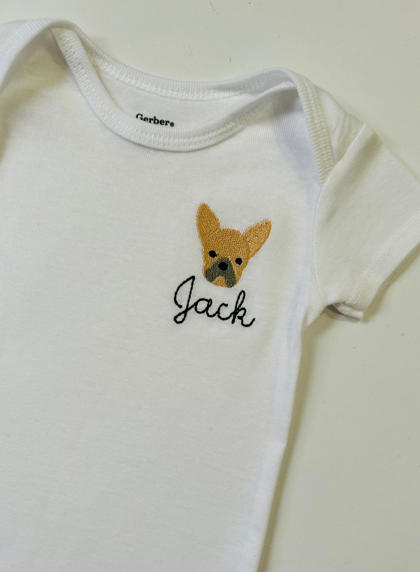 Personalized Embroidered French Bulldog baby bodysuit, Frenchie baby bodysuit, baby dog , personalized baby bodysuit, vintage font